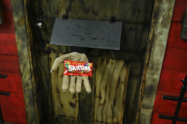 Skittles_Hand
