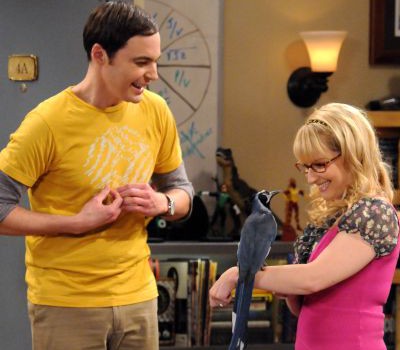 jim_parsons_as_sheldon_cooper_and_melissa_rauch_as_bernadette_rostenkowski