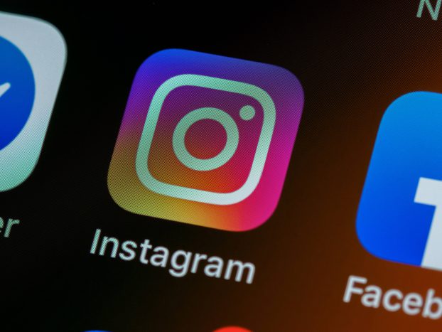 Facebook and Instagram icons from a mobile phone